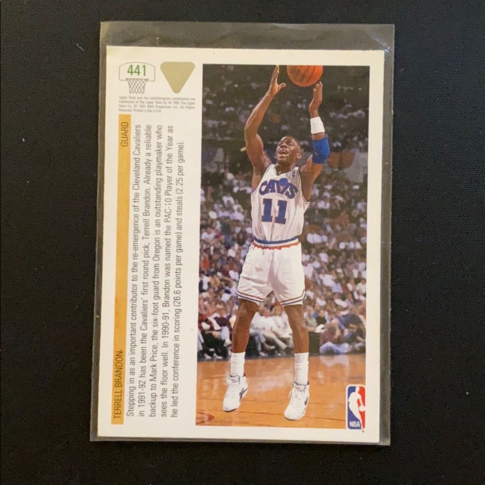 Lot of 4 basketball cards Maravich Brandon etc - Picture 8 of 10